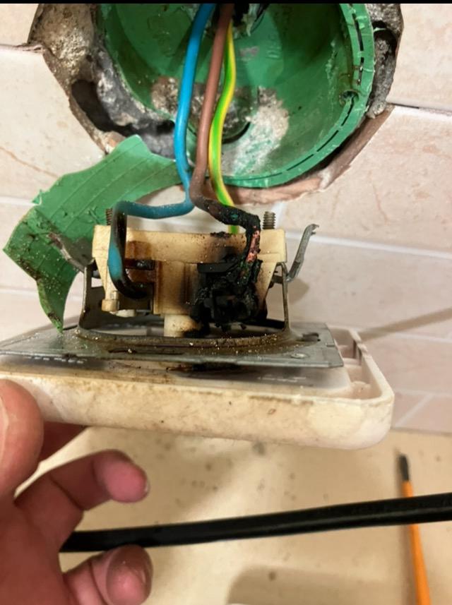 תקלת בעיית חשמל ירון לוי